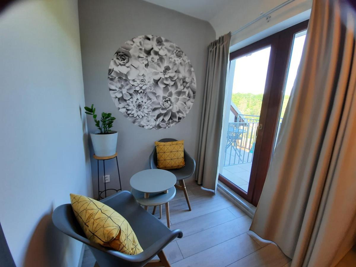 Penzion Zahrada Nad Rekou, Restaurace A Kavarna - Parkovani Gratis Zlatá Koruna Exterior foto