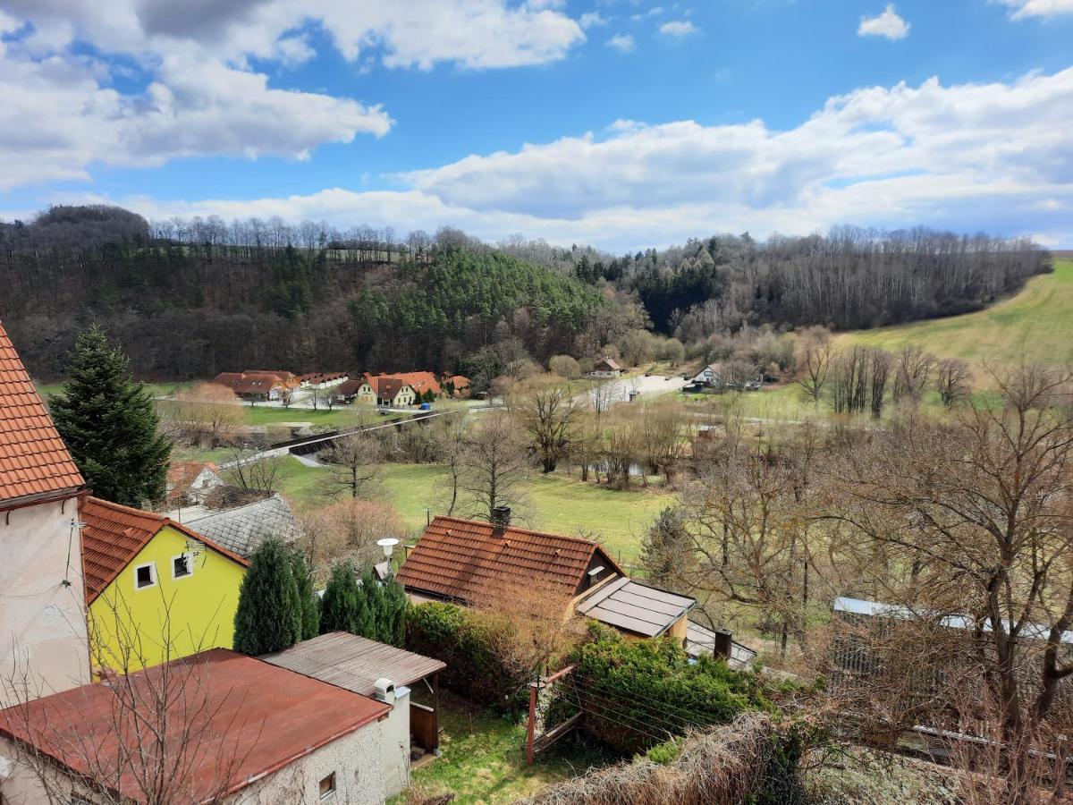 Penzion Zahrada Nad Rekou, Restaurace A Kavarna - Parkovani Gratis Zlatá Koruna Exterior foto